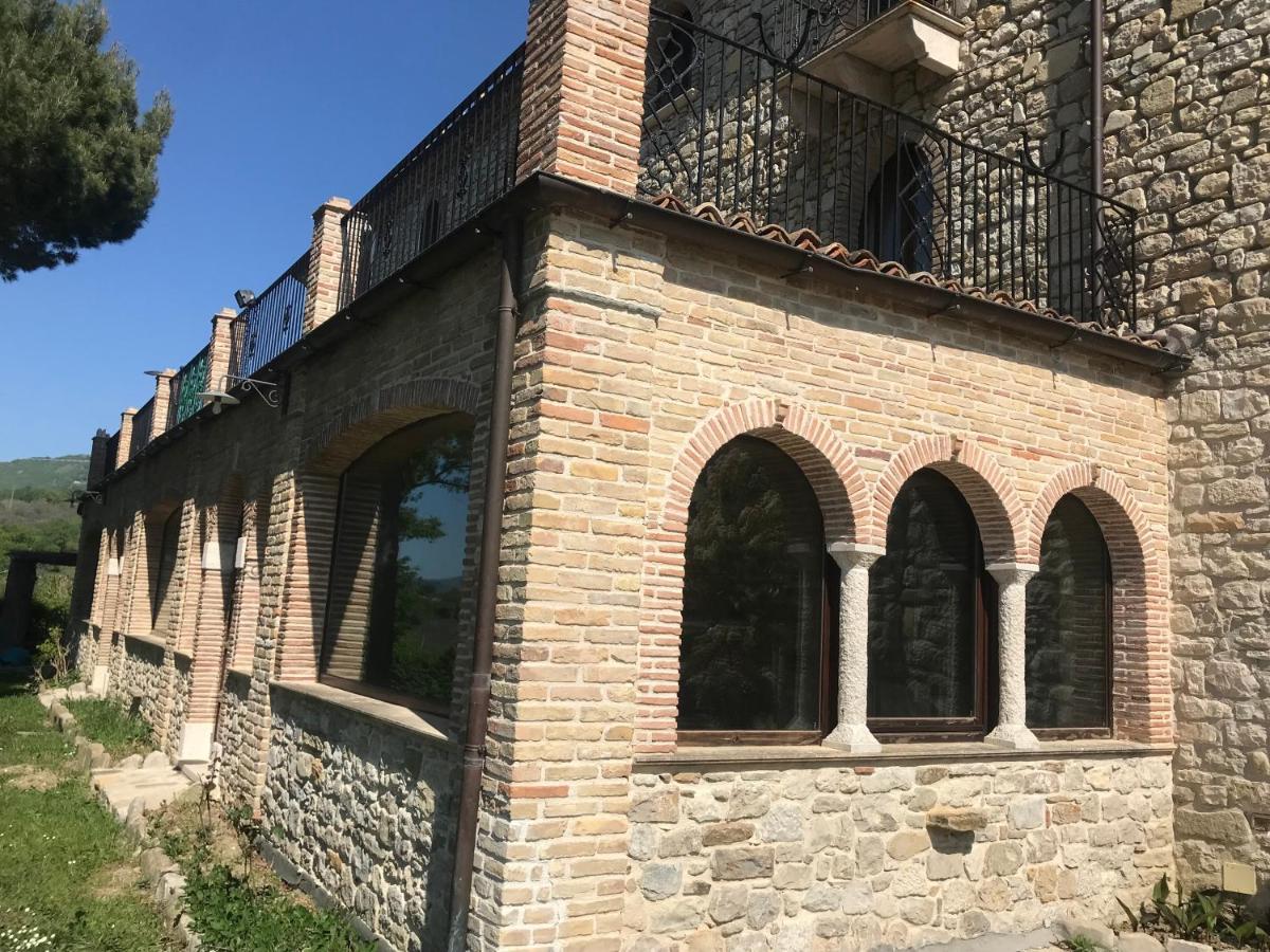 Hotel Lo Smeraldo Roccavivara Exterior photo